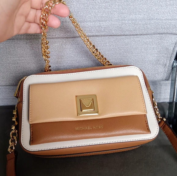 SOLD NWOT Michael Kors Crossbody Bag - Picture 3 of 10